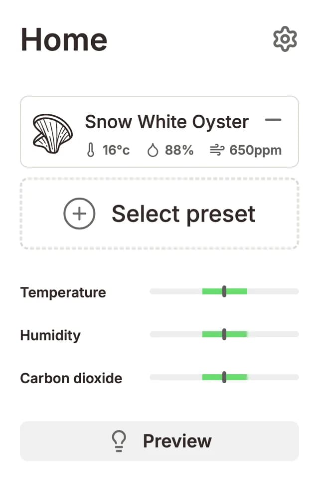 Flush mushroom growing cabinet Home screen in Basic mode, showing the growing preset and climate readings during setup